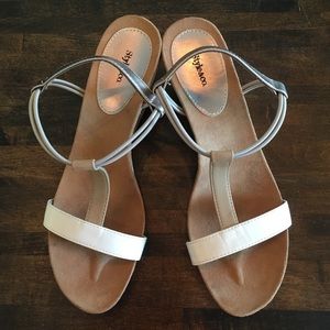 Style&co. white and tan wedges size 8
